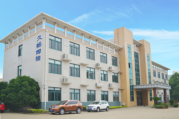 长岭炼化新项目厚壁焊接一次合格率达99.1%